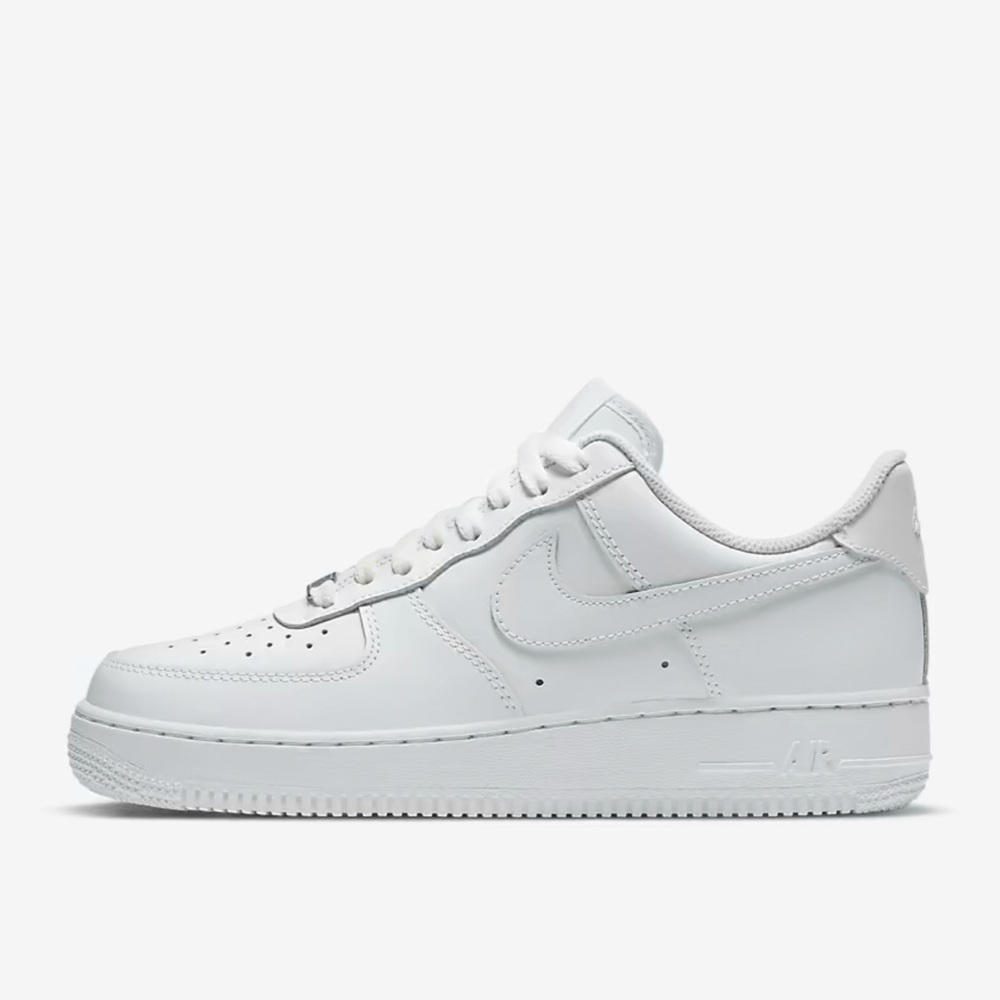 White Nike Air Force 01